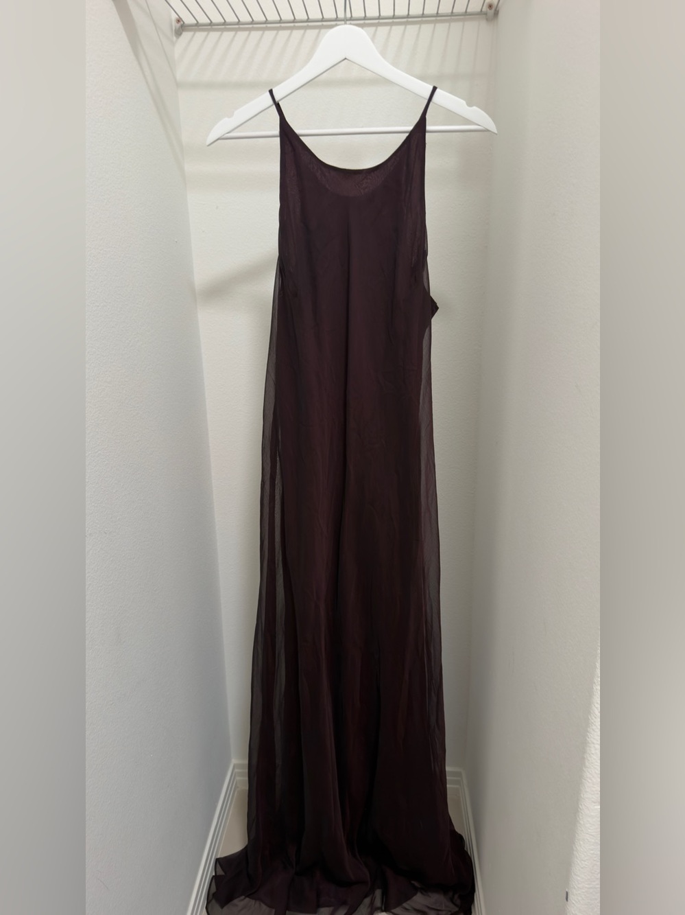 Elegant Sleeveless Maxi Dress in Deep Plum